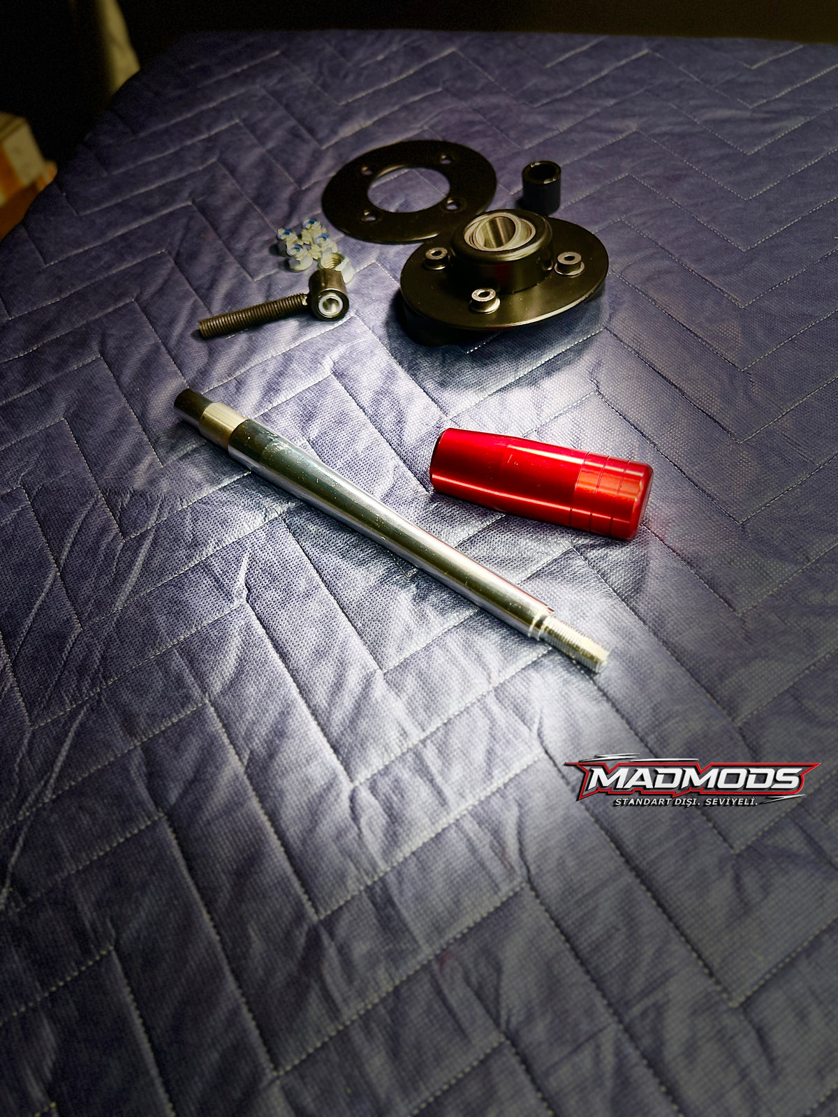 MADMODS DirectShift BMW Short Shifter kırmızı renk