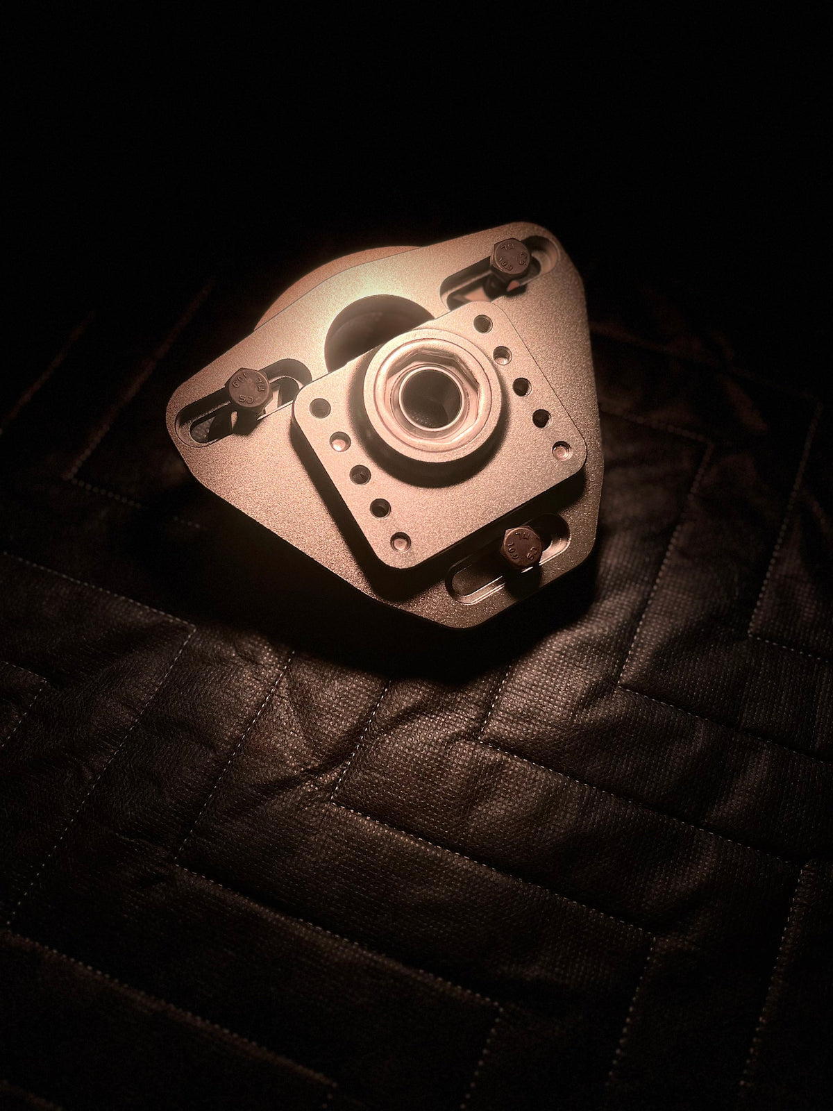 BMW ayarlanabilir Camber Caster Plate detay görünümü arka